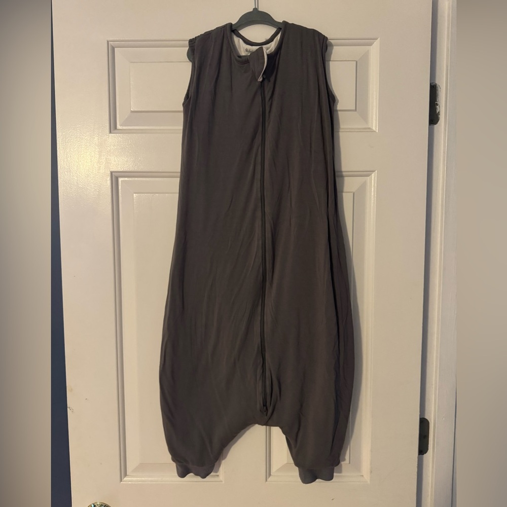 Kyte BABY Gray Sleep Bag Walker